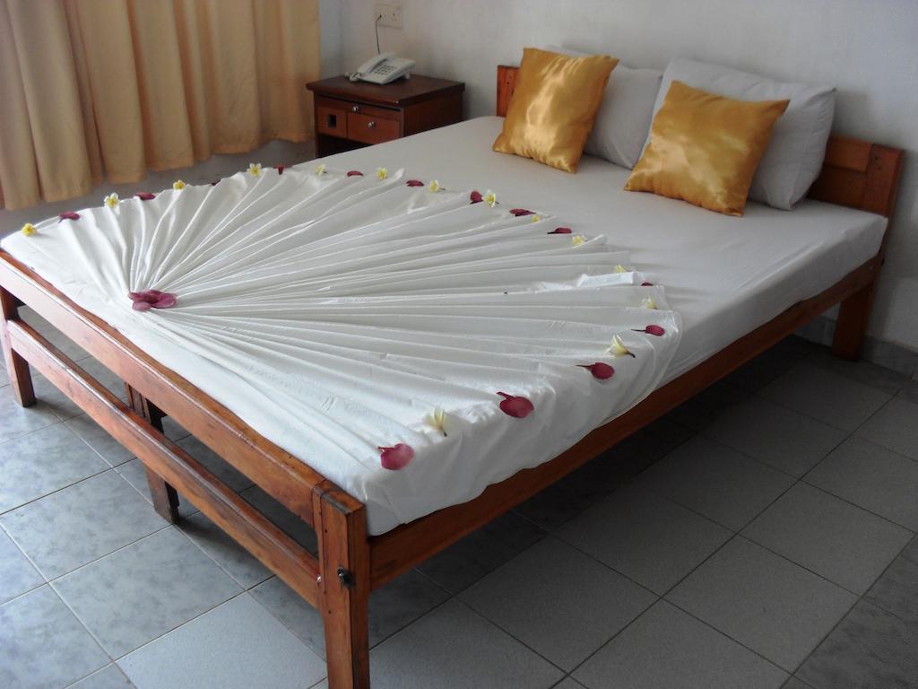 Miltons Beach Resort Unawatuna Quarto foto