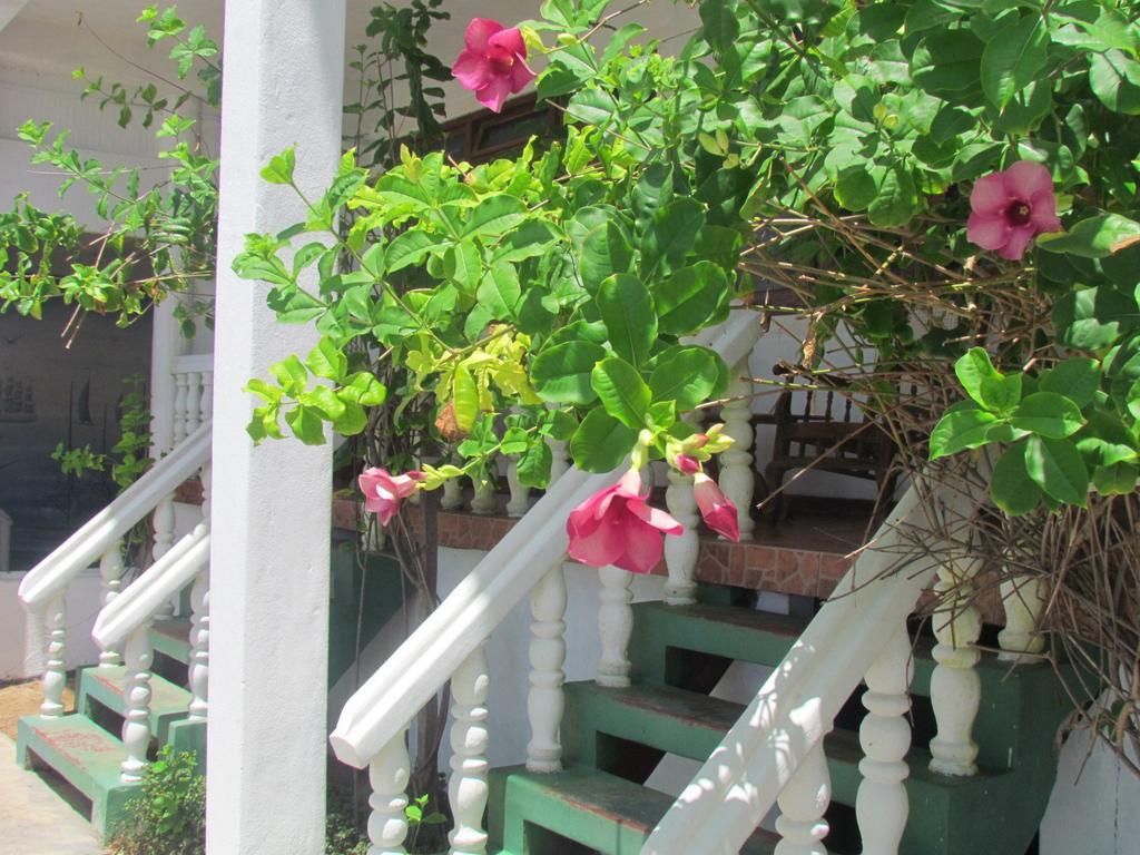 Miltons Beach Resort Unawatuna Quarto foto