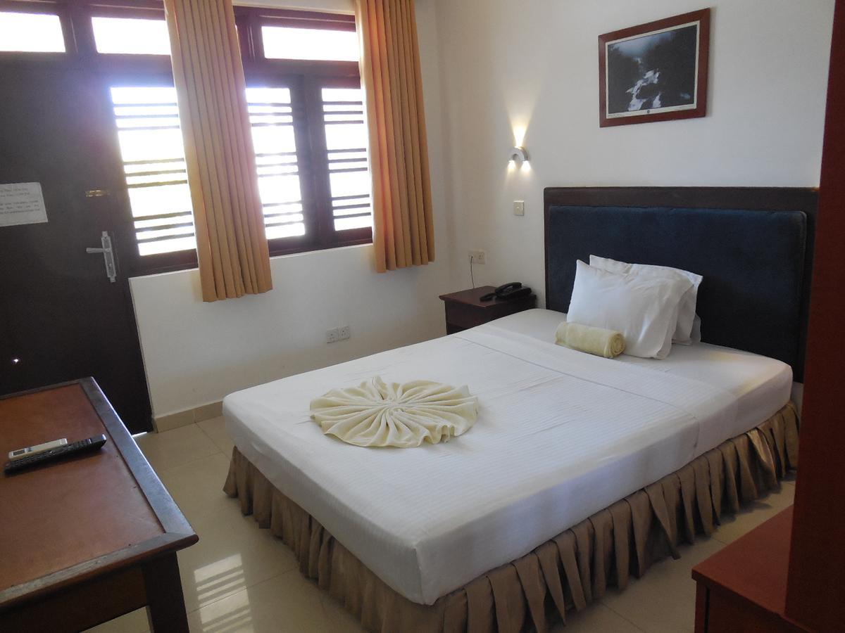 Miltons Beach Resort Unawatuna Exterior foto