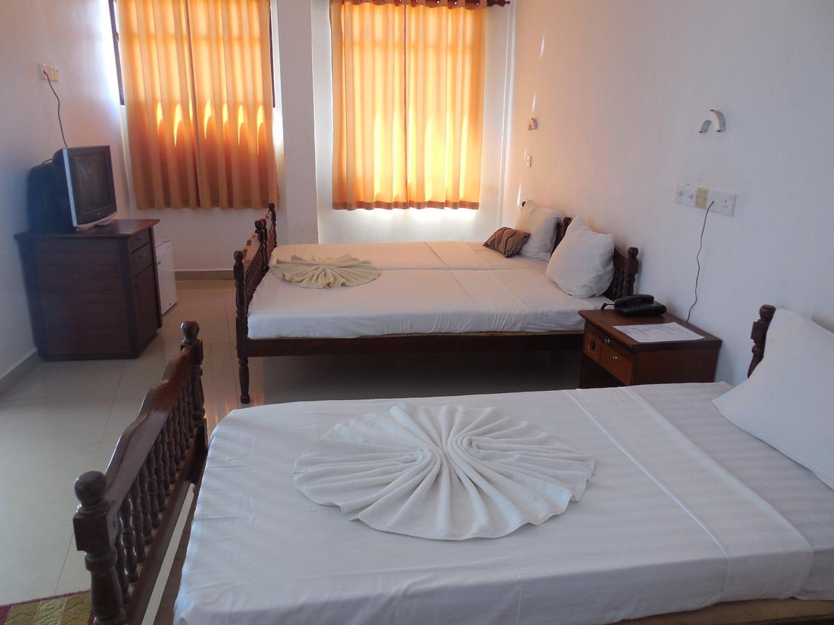 Miltons Beach Resort Unawatuna Exterior foto