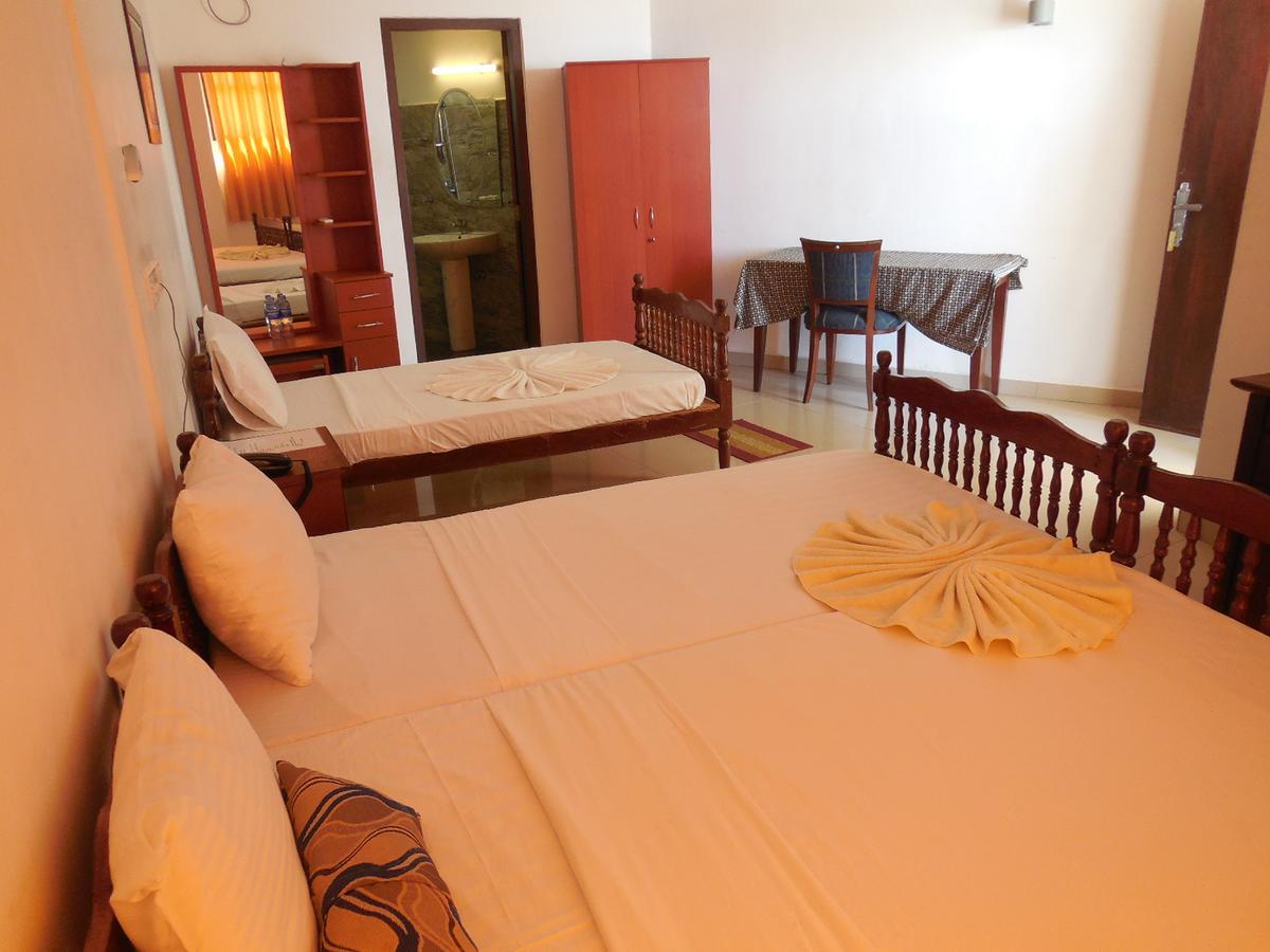 Miltons Beach Resort Unawatuna Exterior foto