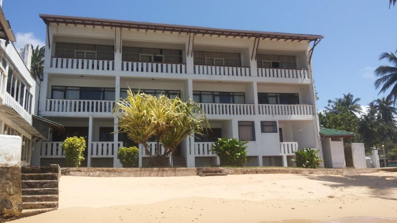 Miltons Beach Resort Unawatuna Exterior foto