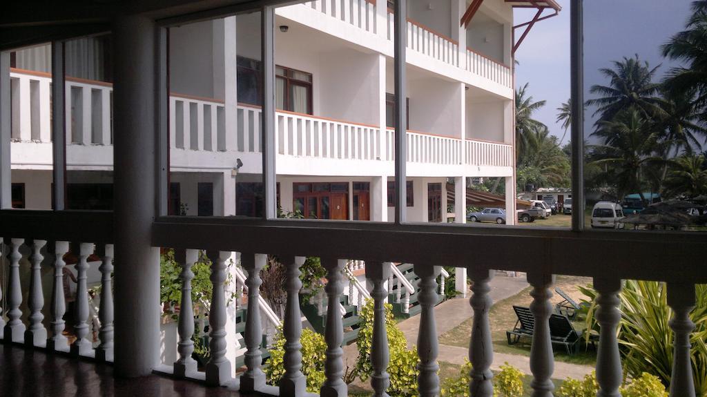 Miltons Beach Resort Unawatuna Exterior foto