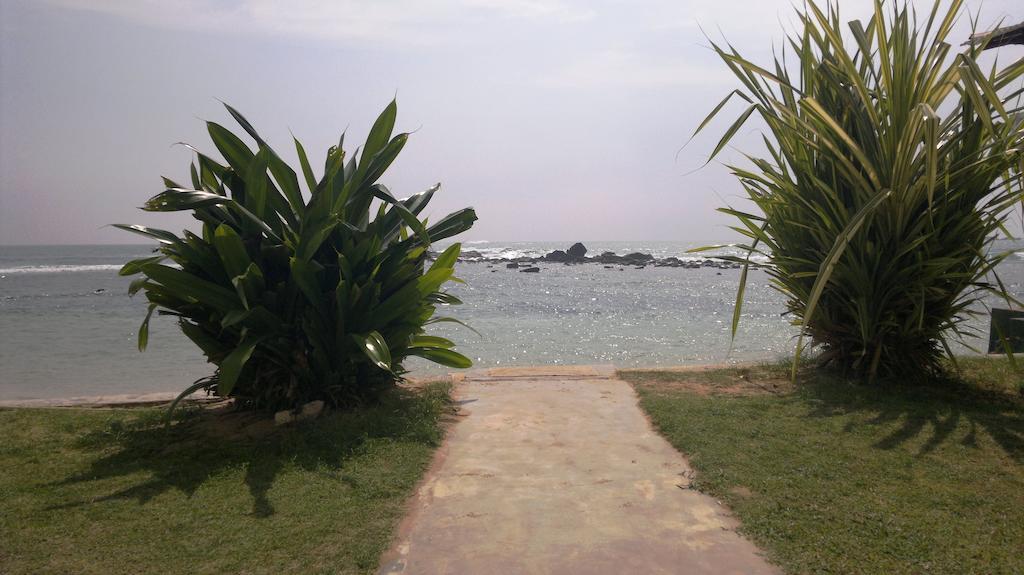 Miltons Beach Resort Unawatuna Exterior foto